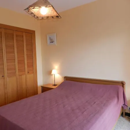 Bormes-les-mimosas, 2 Pieces, 4 Personnes - Fr-1-713-15 Apartment *